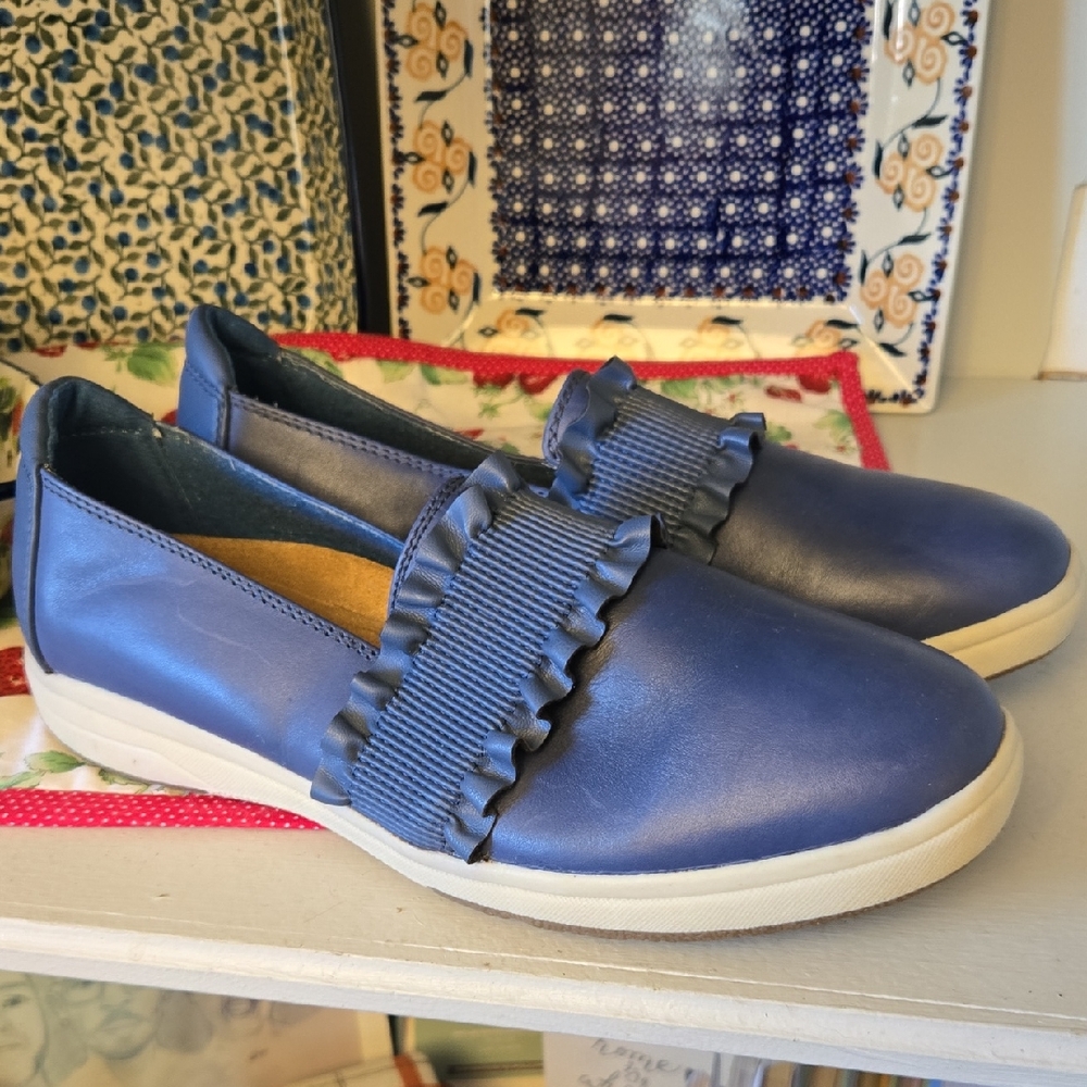 Earth Origins Ellis Shoes Womens Blue Leather Ruffle Casual Walking Shoe